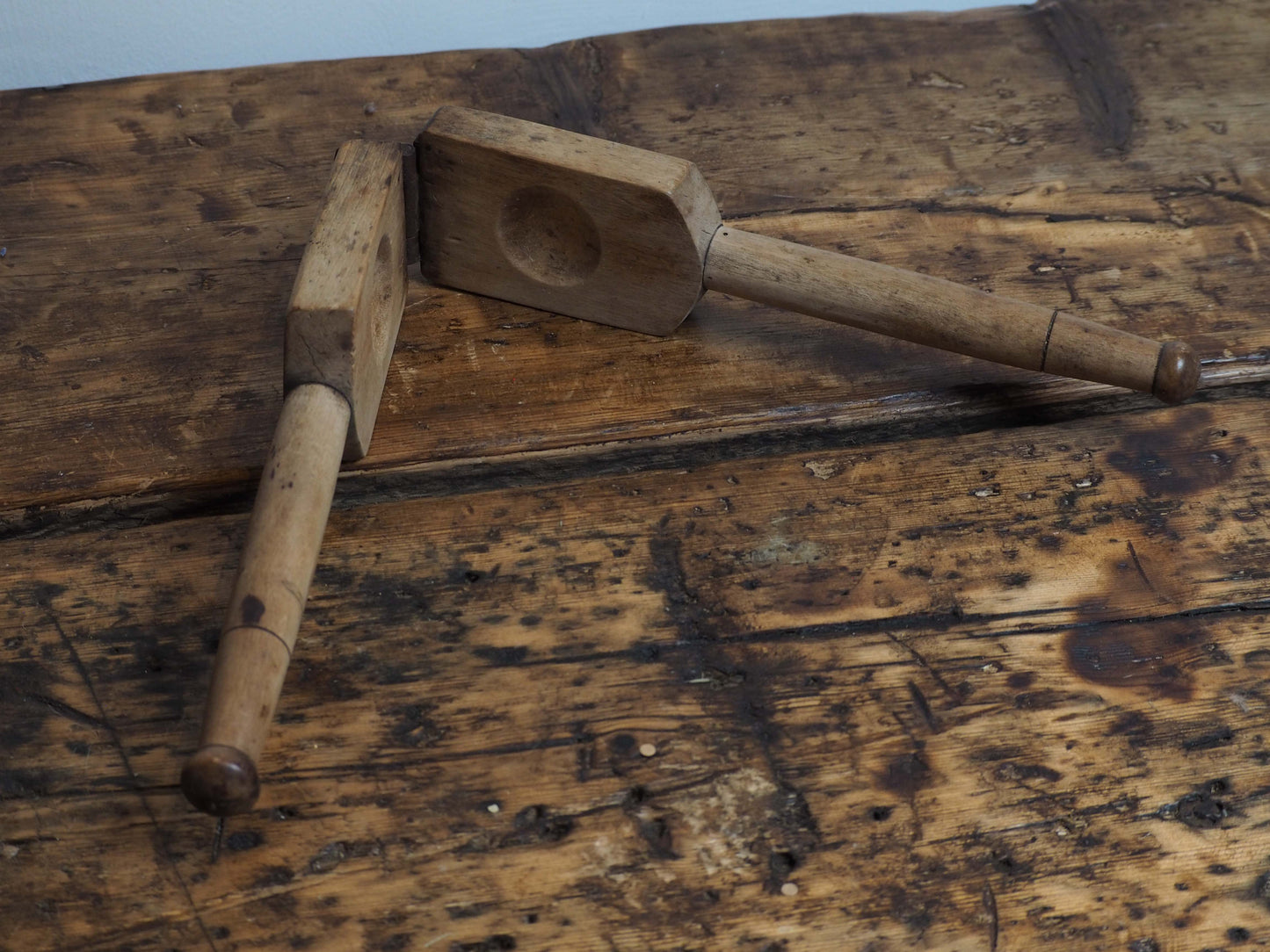 Antique Vintage Primitive Wooden Lemon Squeezer / Fruit Juicer