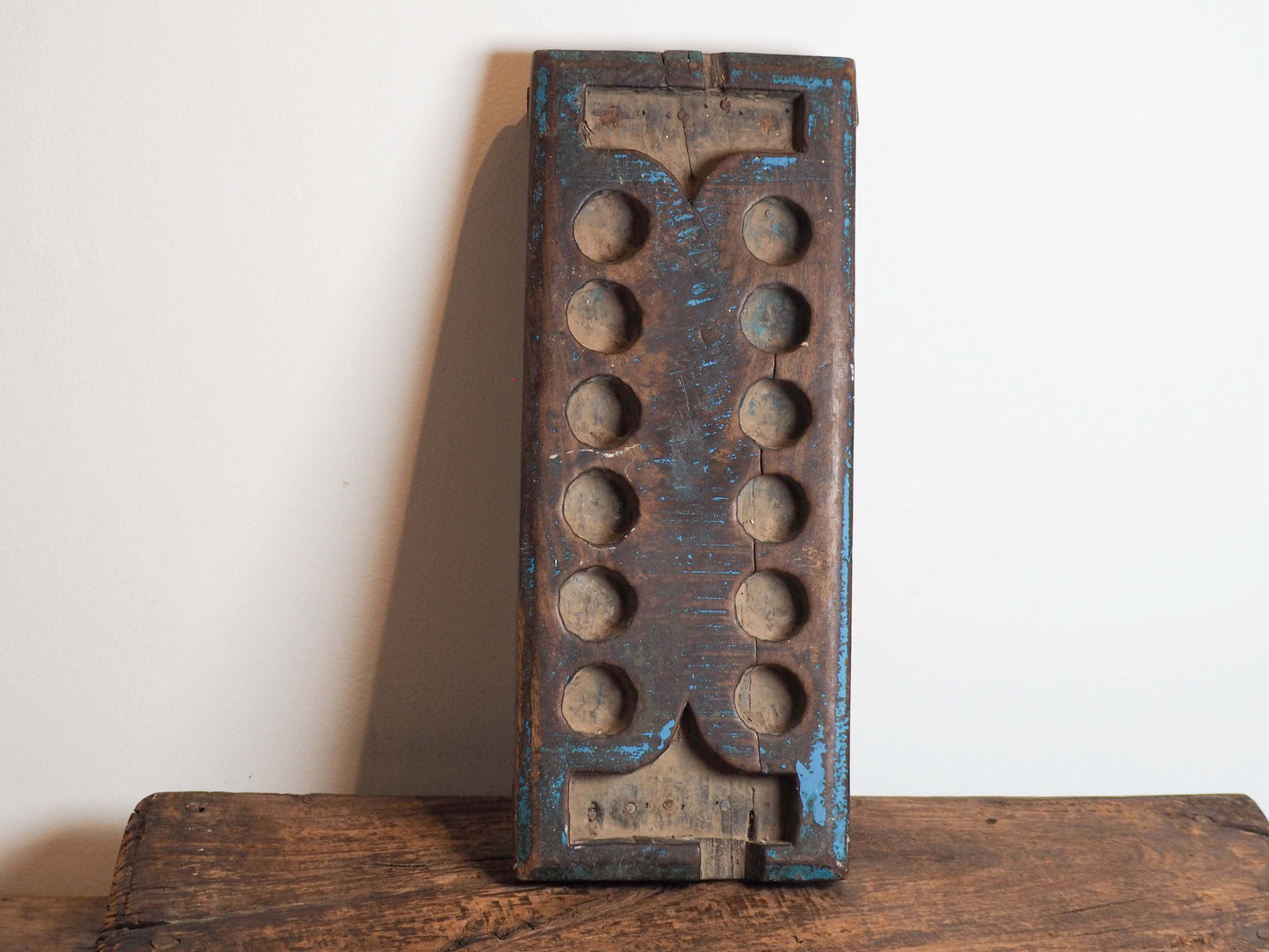 Vintage Antique Teak Indian Wooden Mancala Game Board / 19th-Century Pallanguzhi Board