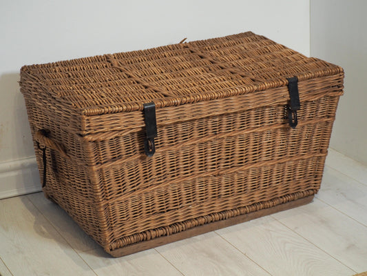 Vintage Antique Wicker Large Mill Log Basket With Handles and Lid / Decorative Fire Storage / Toy Box