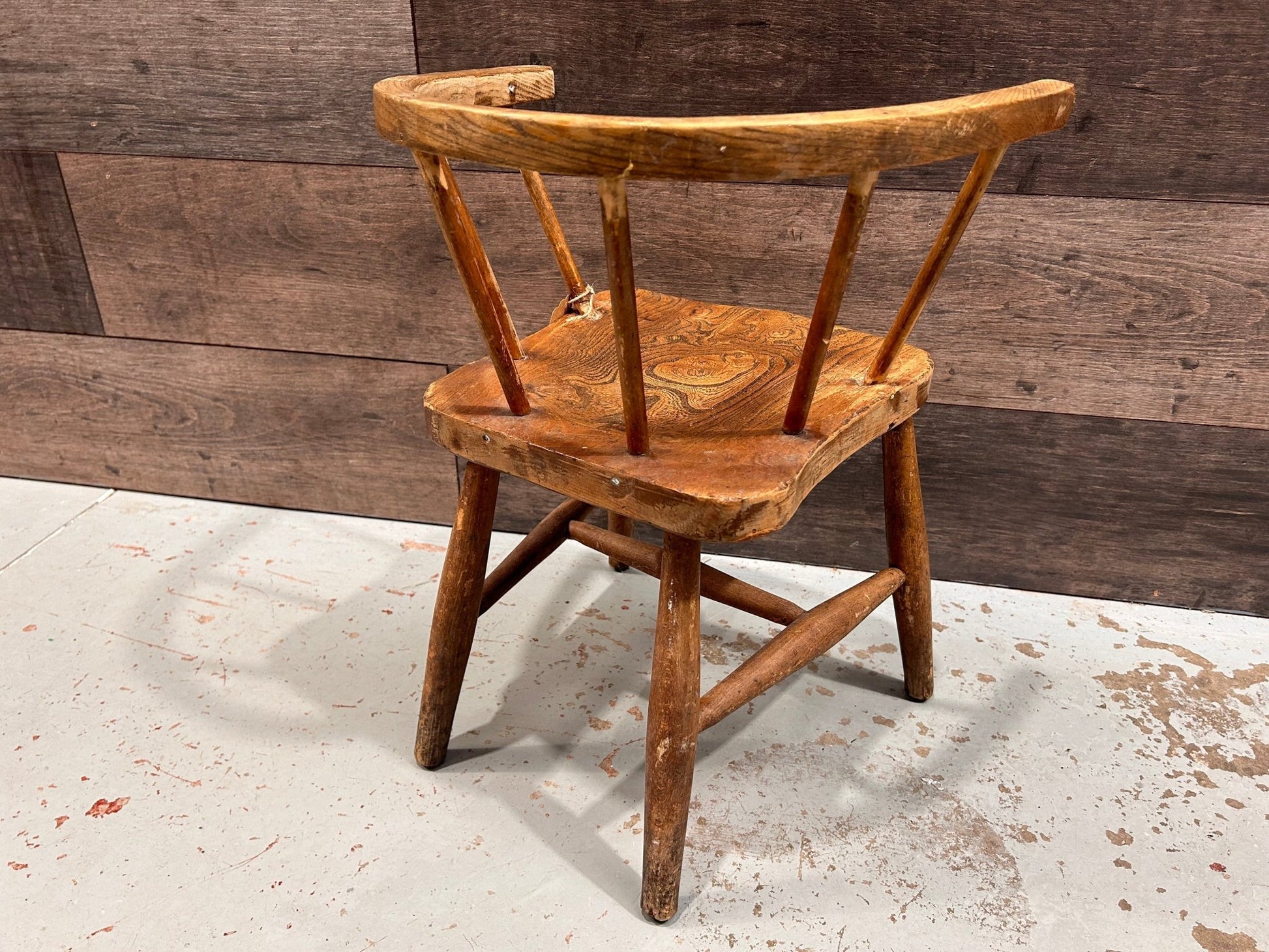 Antique 20th Century Child's Windsor Wooden ChairDust CollectorsDust Collectors