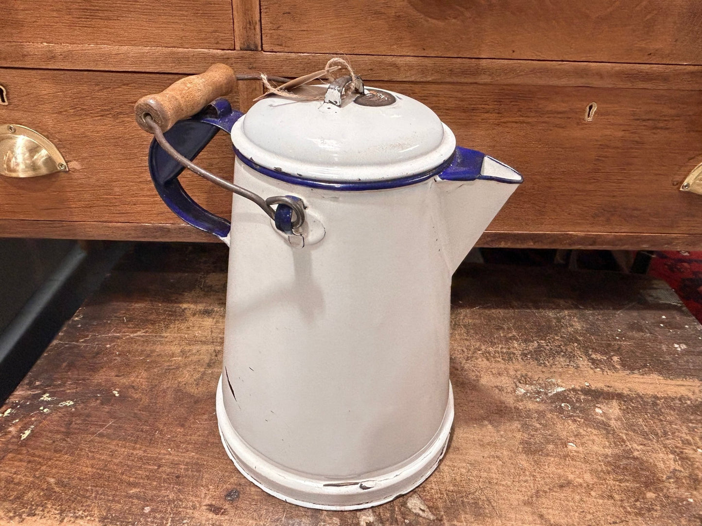 Large Enamel Milk Pail With Lid and HandleDust CollectorsDust Collectors