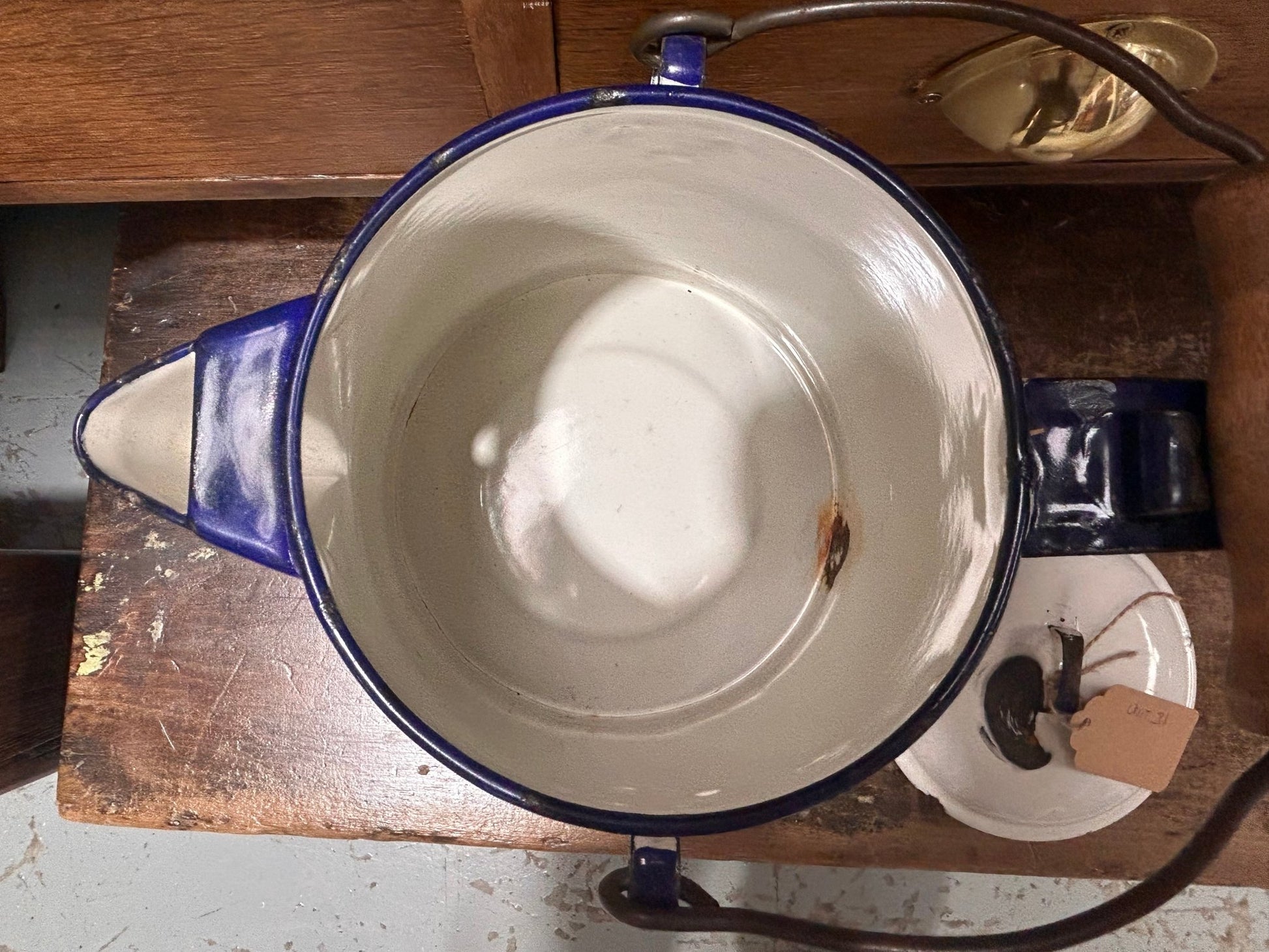 Large Enamel Milk Pail With Lid and HandleDust CollectorsDust Collectors