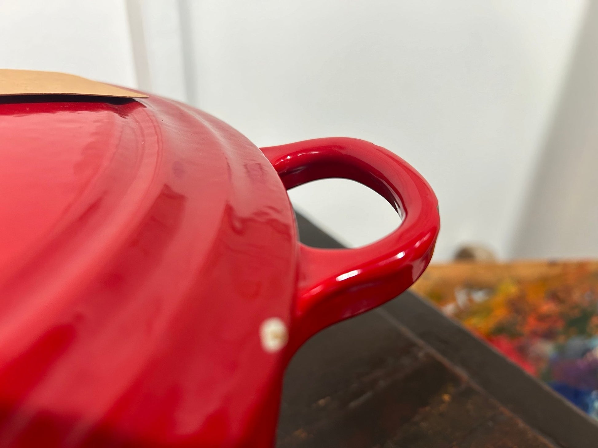 Red Cast Iron Round Cooking Pot with Lid and HandlesDust CollectorsDust Collectors